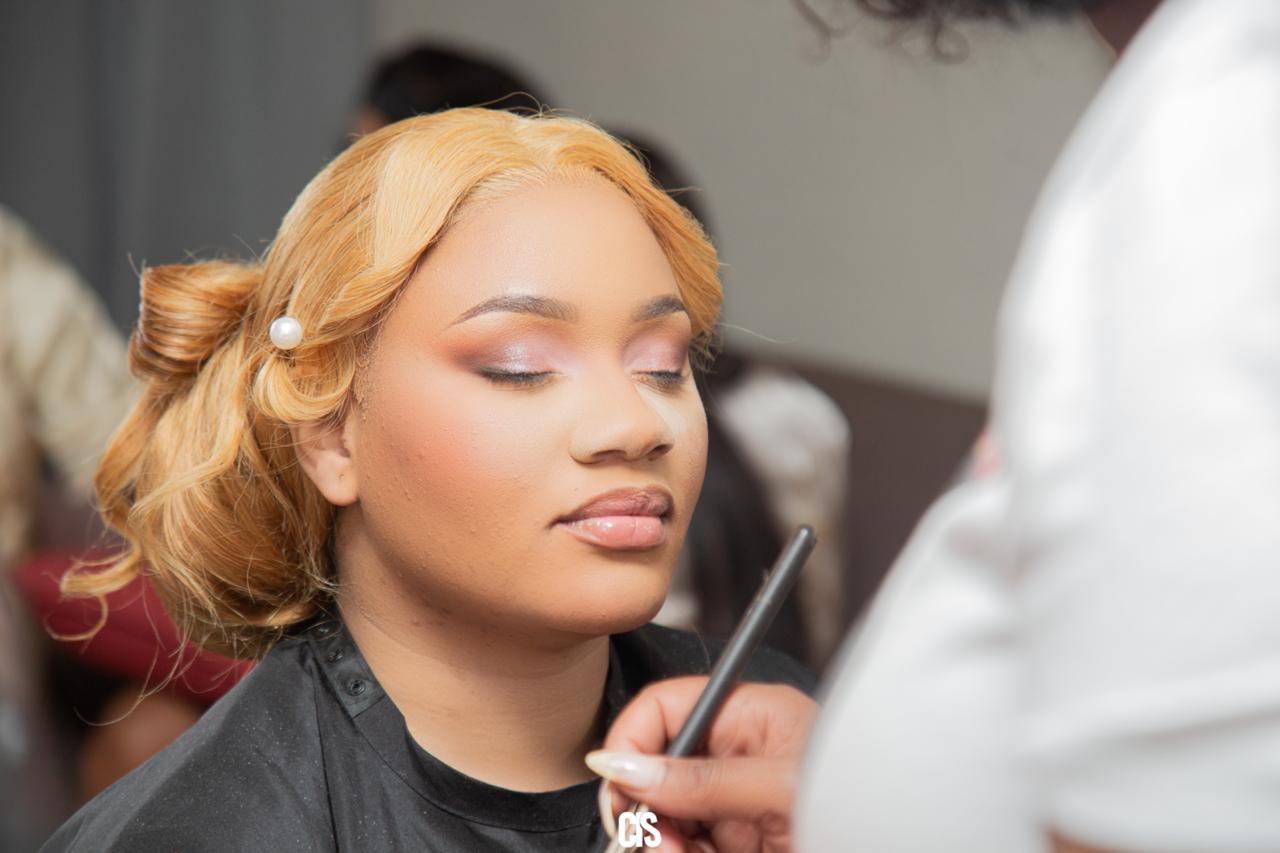 MAKEUP-CLASS